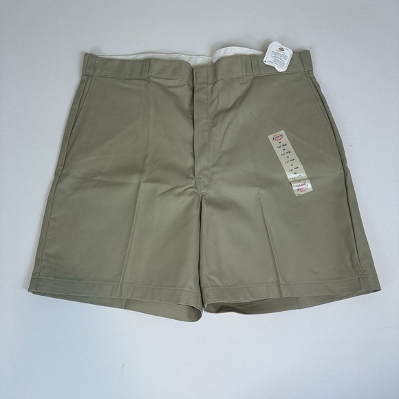 Dickies Twill Work Relaxed Fit Shorts Flat Front Men's 44 Beige Easy Care‎ - Picture 1 of 6